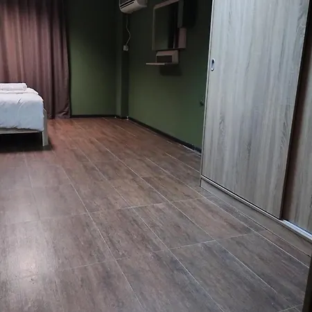 Majestic Apartment *